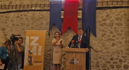 Başkan Tugay’dan iktidara deprem mesajı: Kapanan kulaklar ne zaman açılacak?