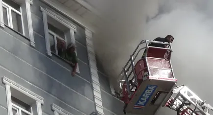 Kars’ta can pazarı: Yangında mahsur kaldılar!