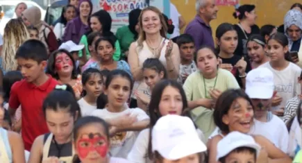 Çık dışarıya oynayalım: Mutlu Çocuklar Sokağı