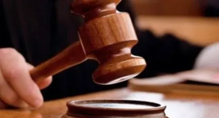 Eşini vurup tahliye oldu, tehditten yargılanıyor
