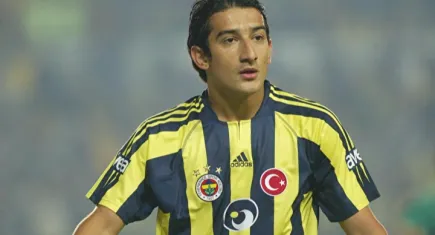 Eski milli futbolcu Serhat Akın silahlı saldırıya uğradı