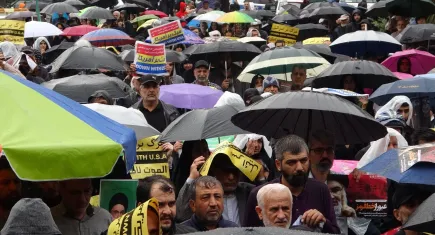 İran'da binlerce kişi Nasrallah'ın öldürülmesini protesto etti