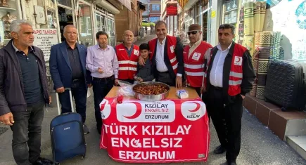 Erzurum'da esnafa lokma ikram ettiler  