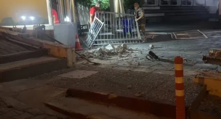 İzmir haber: Kontrolden çıkan araç çocukları yaraladı