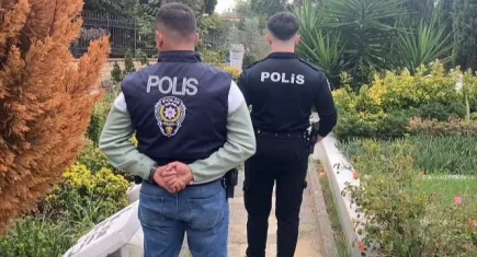 Polis, Cem Garipoğlu’nun mezarının başında nöbette!