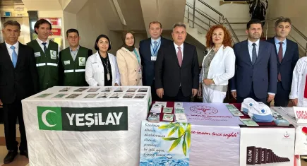 İzmir Yeşilay'dan, muhtarlarla 'bağımlılıkla mücadele' dayanışması