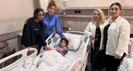 Gönüllü sağlık ekipleri Azerbaycanlı hastalara destek için Bakü'de