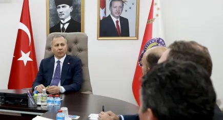 Bakan Yerlikaya: Kadınlara şiddet uygulamaya kalkanlara rahat nefes aldırmayacağız