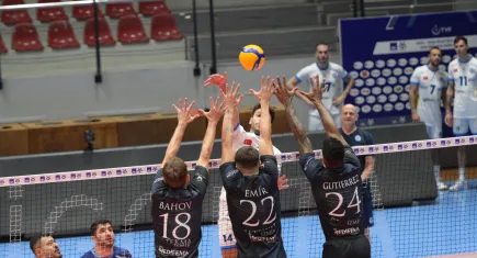 Voleybolda İzmir derbisi