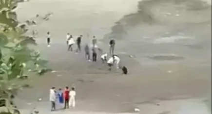 Bursa’da korku dolu anlar: 3 çocuk bataklığa saplandı
