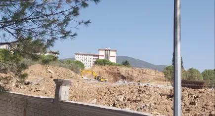 Ege Kız KYK'da moloz isyanı