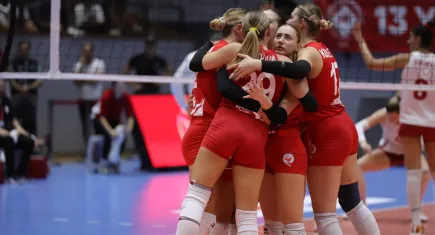 İzmir, Sultanlar Ligi’yle buluştu: Aras Kargo Spor Kulübü 13 yıl sonra geri döndü