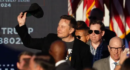 Elon Musk'tan Trump'ın seçim kampanyasına milyonlarca dolarlık bağış