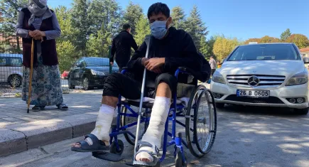 Vücudunda çürümeler oluşan hasta hastane hastane gezerek çözüm arıyor