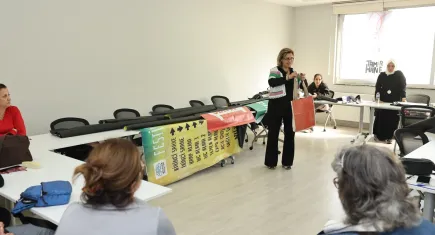 Atıklardan çanta yaptılar