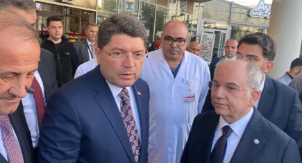 Adalet Bakanı Tunç’tan bıçaklanan müfettişe hastanede ziyaret