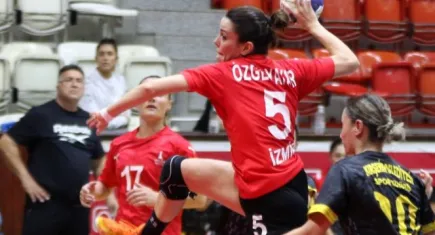 İzmir’de Kadın Hentbol Takımı bugün cinsiyet eşitliği için oynayacak