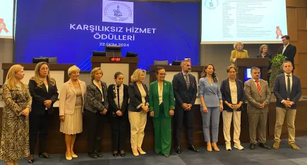Karşılıksız Hizmet Ödülleri, İzmir’de sahiplerini buldu