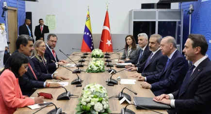 Cumhurbaşkanı Erdoğan, Venezuela Devlet Başkanı Maduro ile görüştü