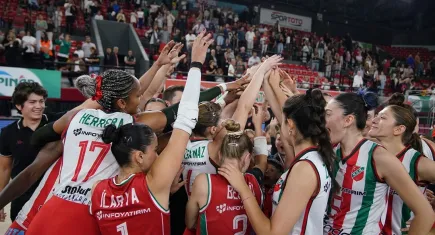 Karşıyaka ve Göztepe’nin voleybolda galibiyet serisi sürüyor