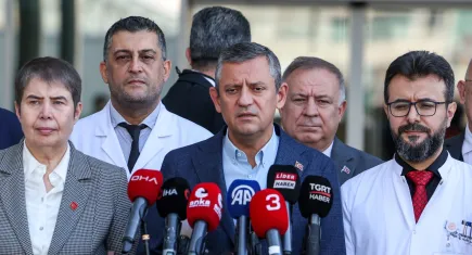 Özel, terör saldırısında  yaralananları ziyaret etti