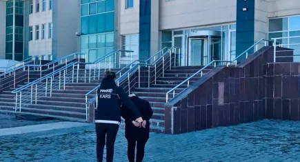 Kadının makadından yasaklı madde çıktı!