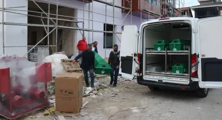 Sakarya'da üzerine asansör düşen işçiler kurtarılamadı