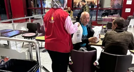 Kahramanmaraş'ta hasta ve hasta yakınlarına moral veren ziyaret