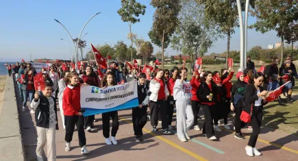 Kocaeli'de Cumhuriyet yürüyüşü