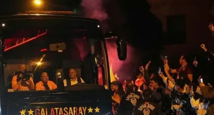 Galatasaray kafilesi Florya'da coşkuyla karşılandı