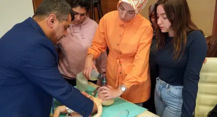 Sağlık personellerine Yenidoğan Canlandırma Programı eğitimi verildi