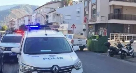 Her gün yeni bir kadın cinayeti : Önce şişe ile başına vurdu sonra bıçakladı!