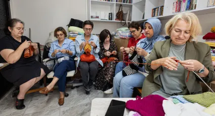 İzmirli teyzeler yürekleri ısıtıyor