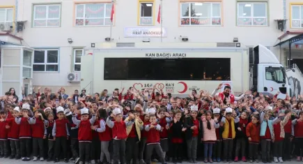 Çocuklardan kan bağışı çağrısı