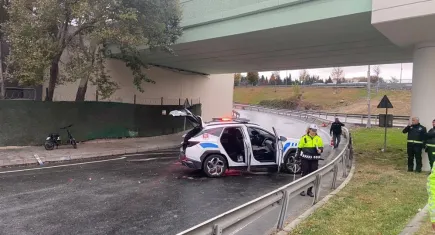 İstanbul’dan kahreden kaza: İETT otobüsü polis aracına çarptı 1 polis şehit oldu