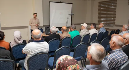Yaş almış vatandaşlara akılcı ilaç kullanımı hakkında bilgilendirme
