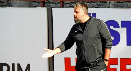 Ali Çalış, Çeşme Belediyespor’daki teknik direktörlük görevinden ayrıldı