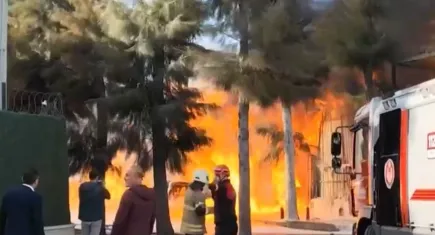 İzmir Çiğli'de kimya fabrikasında yangın!