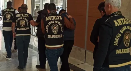 Kendilerini üst düzey devlet görevlisi olarak tanıttılar: 1 milyon 800 bin liralık vurgun yaptılar