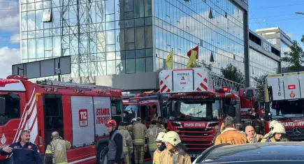 Özel okulda yangın paniği: Okulun dış cephesi alev alev yandı
