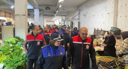 Halk pazarında yabani mantar satışı: İmha edildi
