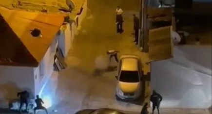İzmir haber: Sokak ortasında pompalı tüfekle vuruldu