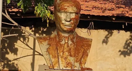 Mahir Polat'tan Atatürk büstüne saldırıya tepki
