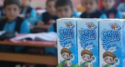 Güzelbahçe Belediyesi’nden öğrencilere poğaça ve süt desteği