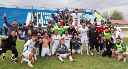 Menemen FK, zirveye oynuyor