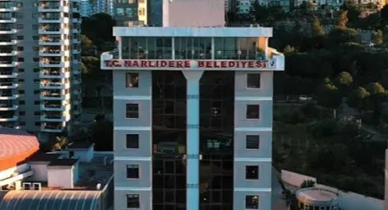 İzmirli belediyeden inşaattan satılık daireler