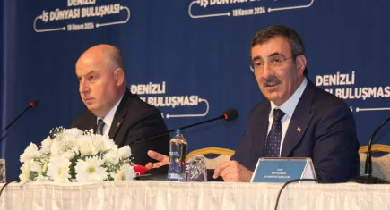Üç kuruluşun iki kademe not yükselttiği tek ülke Türkiye
