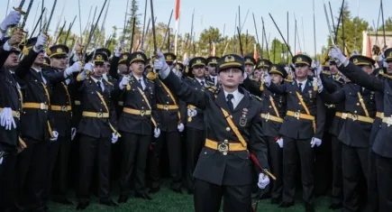 Yeni kampanya: Teğmen Ebru Eroğlu'nun görevine başlama hakkını destekleyin
