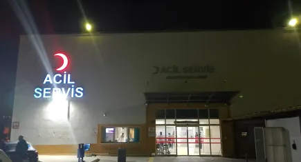 Eski belediye başkanı magandaların saldırısına uğradı