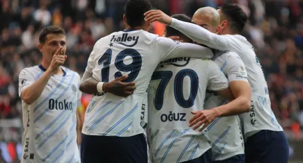 Kayseri’de gol yağmuru: Fenerbahçe ligde üst üste 4. galibiyetini aldı